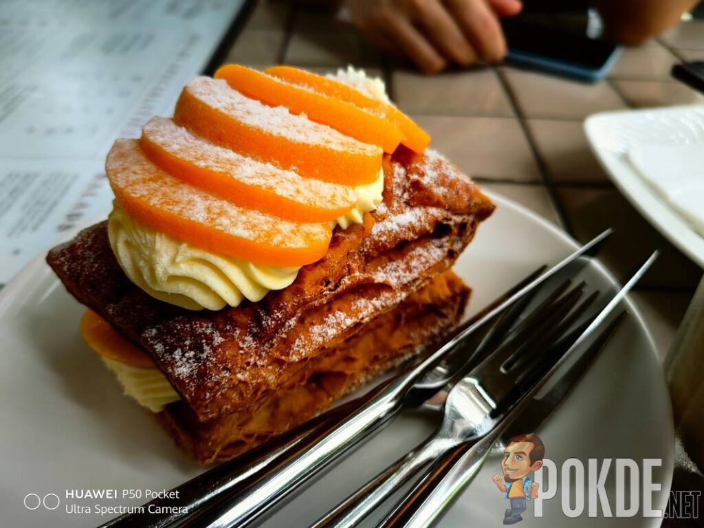 HUAWEI P50 Pocket Review Camera Sample