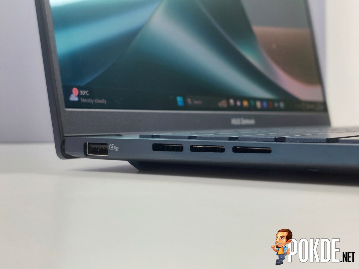 ASUS Zenbook 14 OLED (UX3405) Review - The Complete Package - 44 ASUS Zenbook 14 OLED (UX3405) Review - The Complete Package - 43